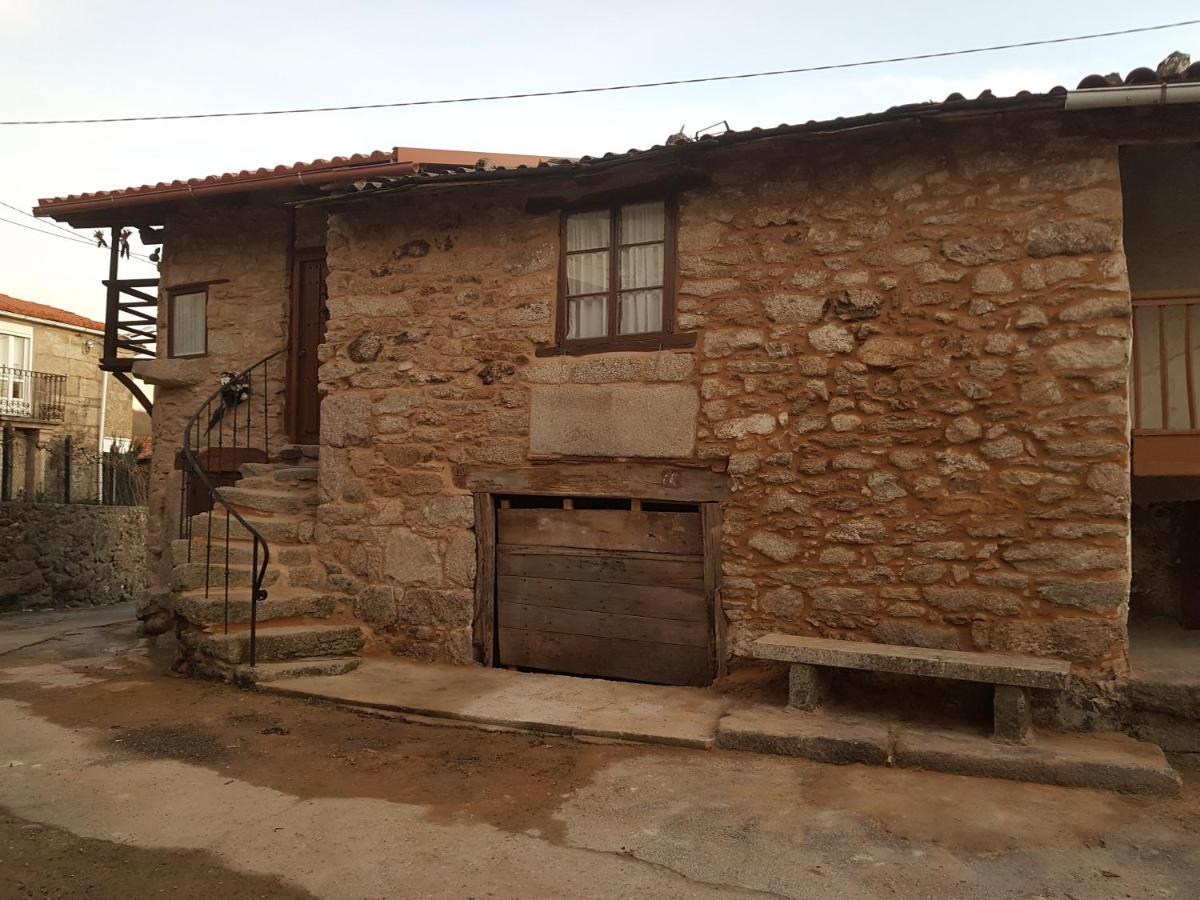A Paragueria Sas de Penelas Esterno foto