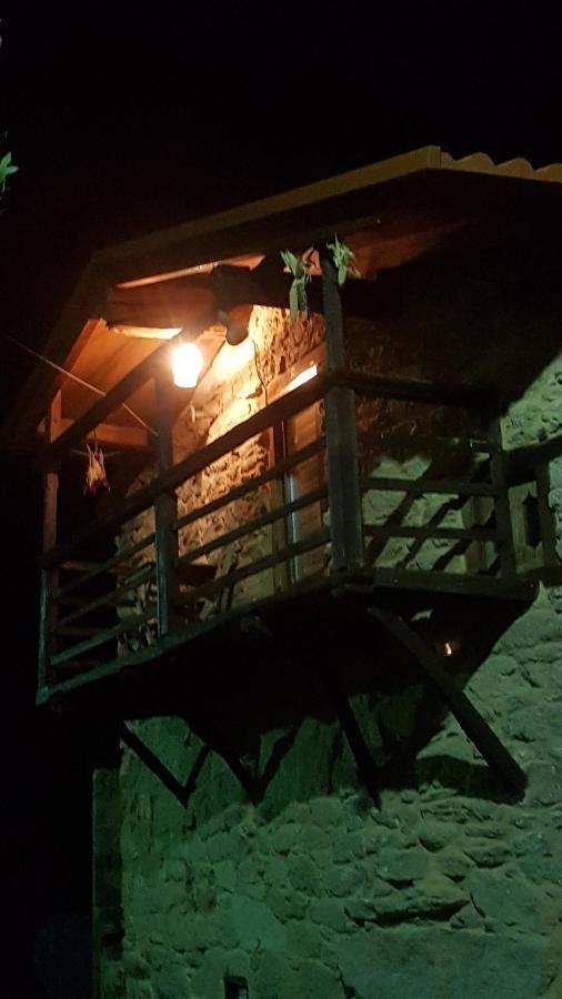 A Paragueria Sas de Penelas Esterno foto
